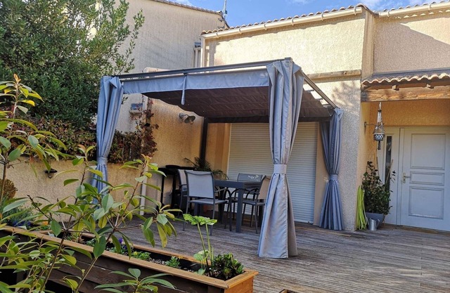Montpellier west: St Jean de Vedas - town house