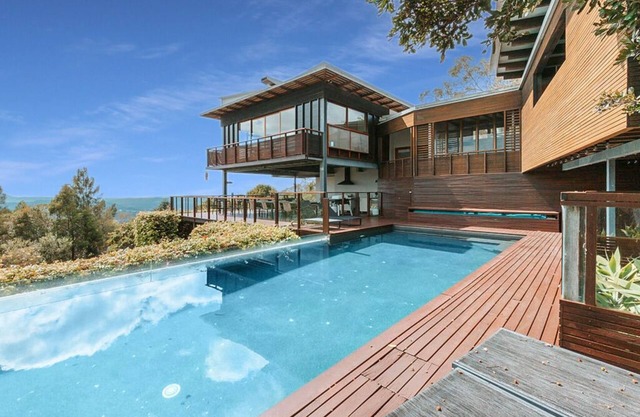 Montville Resort Style Holiday Retreat with pool