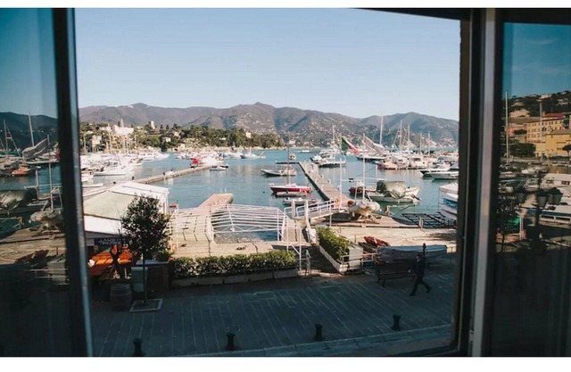 Moon Harbour/apartment