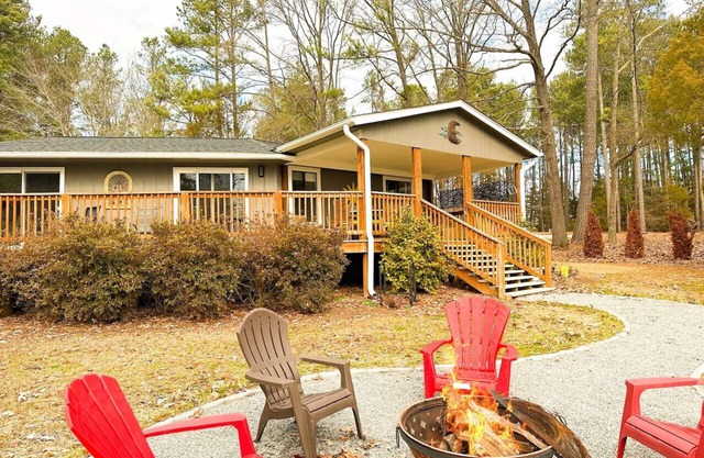 Moon Smoke: 2BR/2BA Haven, Sleeps 10! Rental Boat!