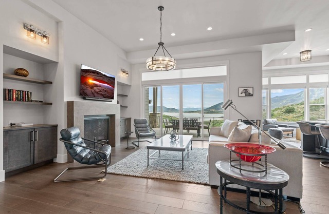 Moose Mgmt at Deer Springs 12797: HotTub-Outdoor Dining-Freshly Designed w Views