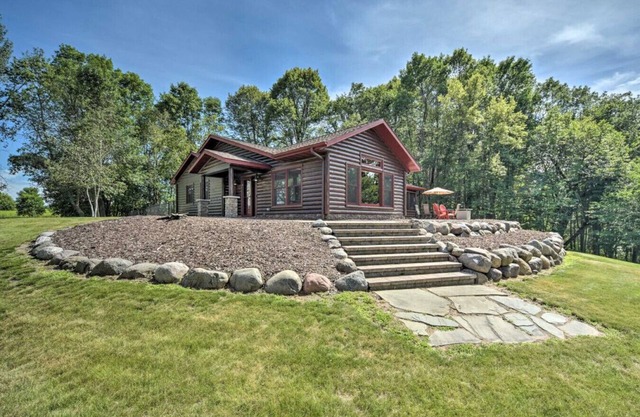 Moosehead Lodge - Lakeside Home: Stunning Views