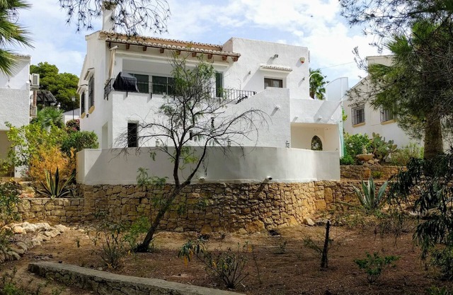 Moraira Holiday Villa Rental, El Portet With Shared Pool, Walking, Beach Nearby