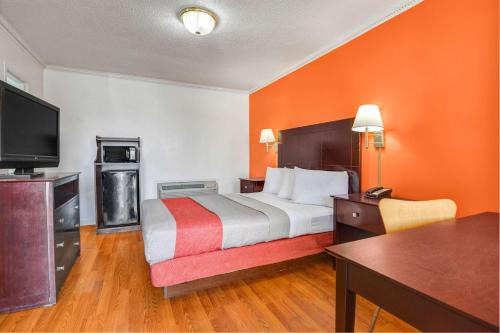 Motel 6-Americus, GA