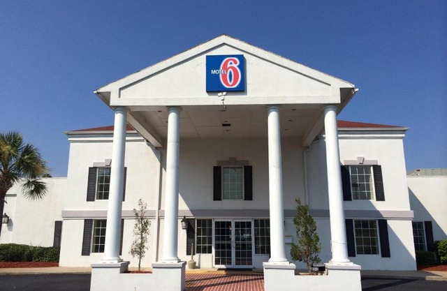 Motel 6-Brunswick, GA
