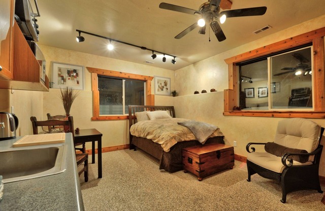 Mountain Adventure Studio Master Suite 25 min to Park City