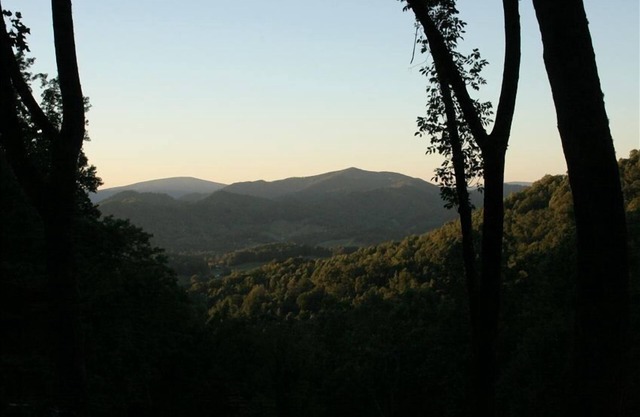 Mountain Air - A202-Pet Friendly Condo - Mtn Views - outside of Asheville