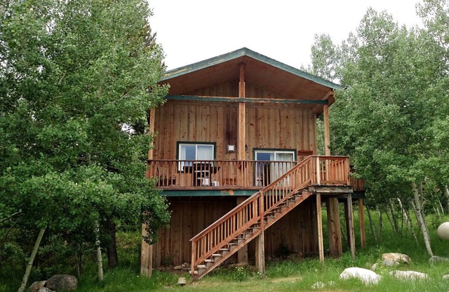 Mountain Cabin boasting several outdoor amenities for all seasons