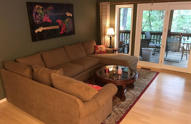 Mountain Harbor East Condo 2 Bedrooms 2 Baths Screened in Deck.