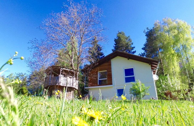 Mountain house in a quiet location with tree house near Wörthersee
