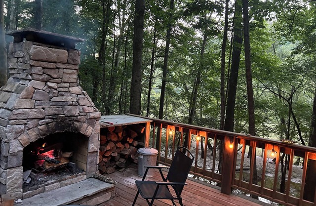 Mountain Log Cabin on Dale Hollow Lake/Obey River