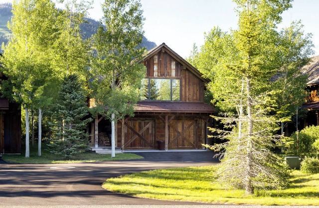 Mountain-modern luxury cabin at the base of Jackson Hole