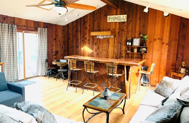 Mountain Retreat- Masthope-Ski/Lake Community!