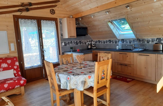 MOUNTAIN STUDIO