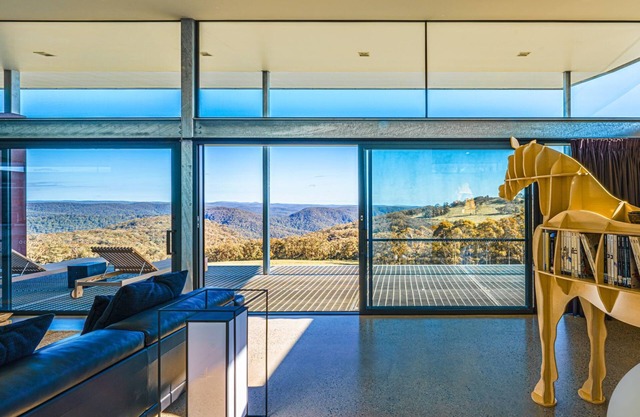 Mountain Top Bilpin, Long House Isyd