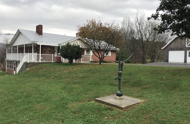 Mountain View Bed & Breakfast.Fresh air, and a Relaxing time in the mountains