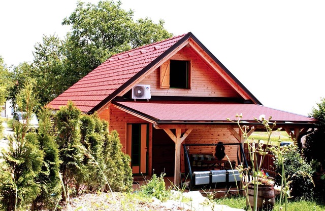 MOUNTAIN VIEW COTTAGE WITH HOT TUB