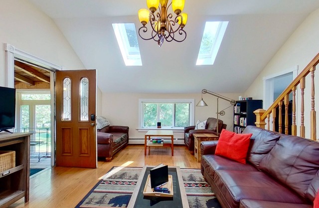 Mountain-view house with wood-burning fireplace, deck, patio, & washer/dryer