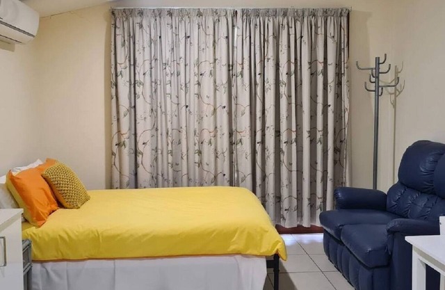 Mountain Views beside the Seaside.