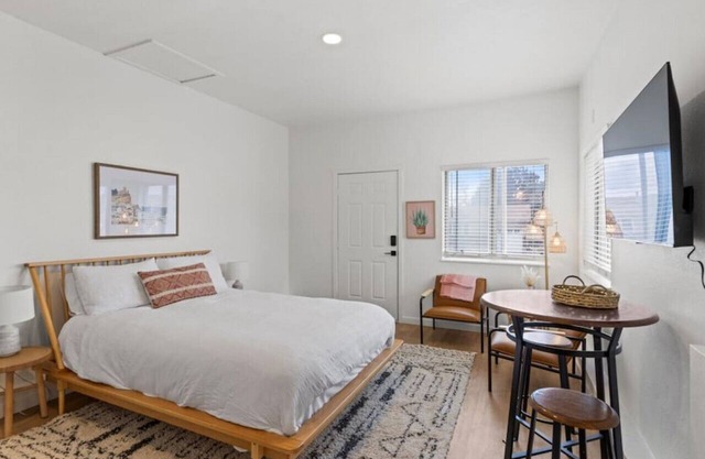 Mountain Views, Rainfall Shower, Studio Apartment
