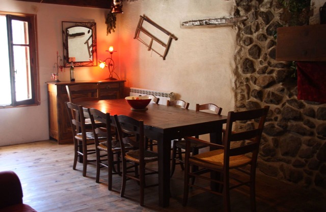 Mountain village house for 6 people, maximum sunshine.