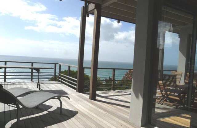 Mountainside 2 floor apartment has magical sea views