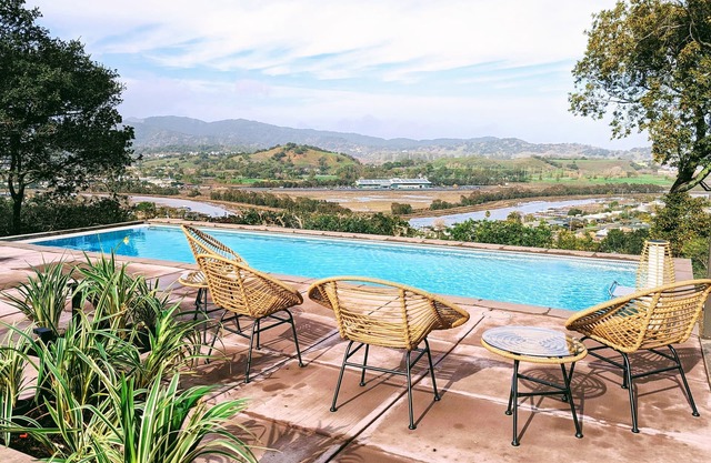 Mountaintop Onsen Retreat Studio w/Pool, Swim Machine, Spa and Views!