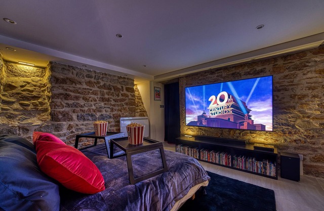 Movie Room – Immersion unique et atmosphère cosy assurée