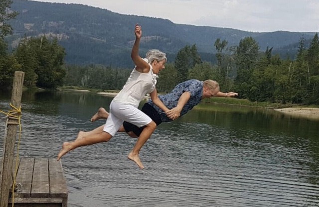 Mowat Cabin - Miska Haven - Serenity on the Shuswap River in North Okanagan