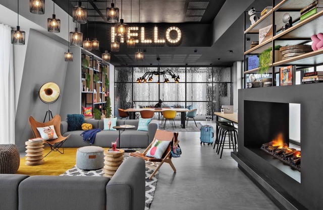 Moxy Lyon Airport