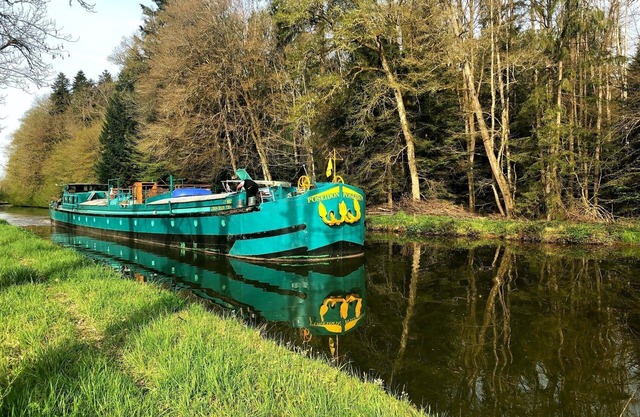 MS POSEIDON - Fantastic houseboat for up to 16 people in a nature reserve