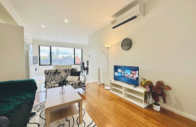 Mt Waverley Spacious 2BR2BA parking wifi balcony