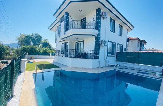 Muğla Dalamanda Kiralık Havuzlu Müstakil Eşyalı 6 Kişilik Villa