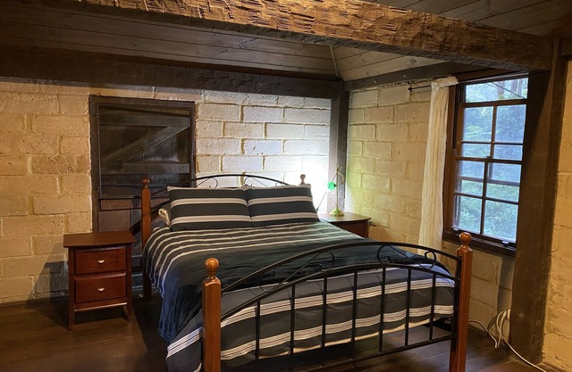 Mud Brick Cottage @ Hidden Valley Retreat Cottages