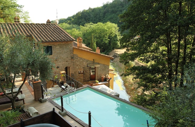 Mulino Del XVII Secolo - Le cascate del fiume, waking up with yoga.