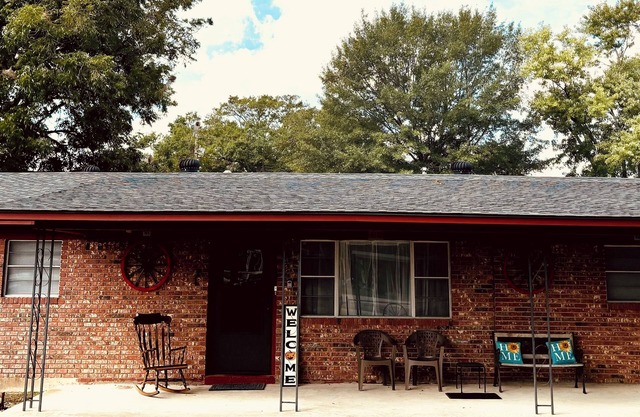 Murfreesboro Arkansas walking distance in town 1.9 miles to Crater of Diamond's