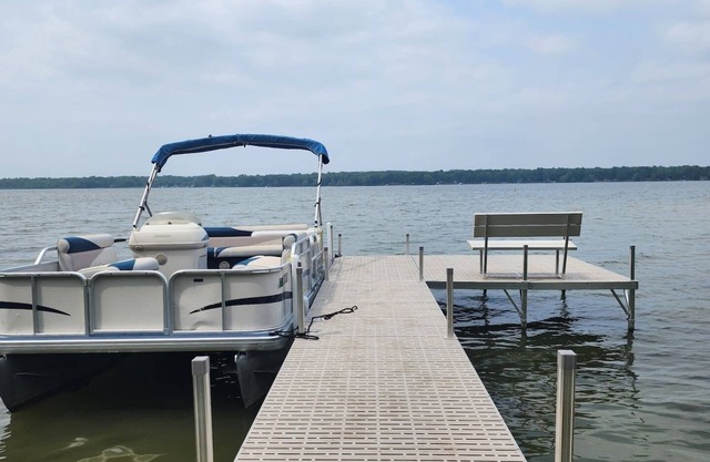 Murphys Lakefront Jacuzzi Retreat 9 Miles-WI DELLS