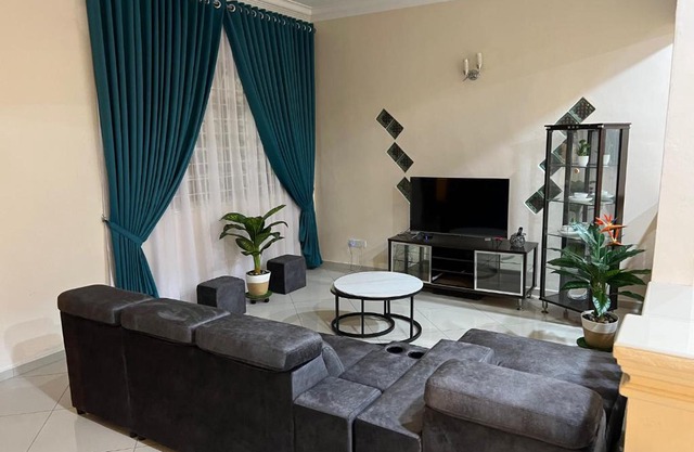 Mutiara Villa Homestay - Comfort Away From Home