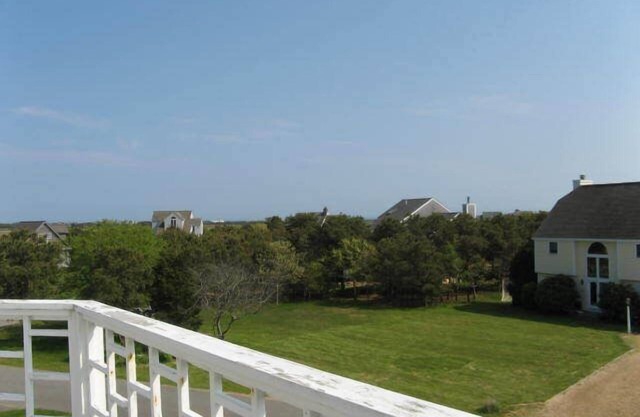 MV Beach Escape - Spacious Katama Beach House. nBooking for 2026