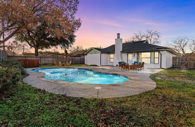 My Golden DFW Villa & Pooln