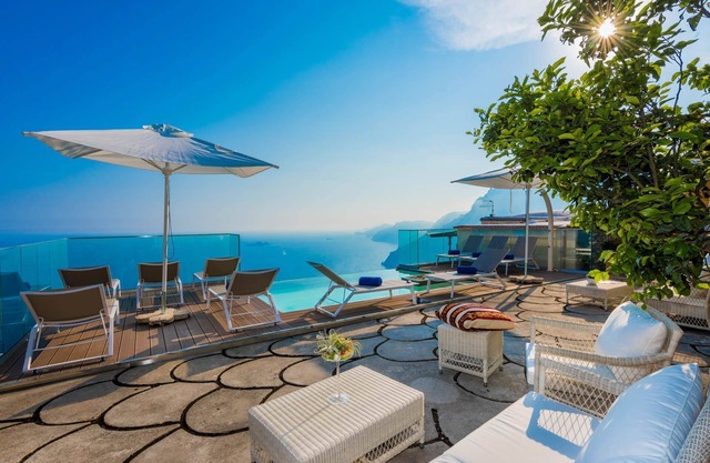 My Rental Homes - Villa Amanda with infinity pool, large solarium and jacuzzi