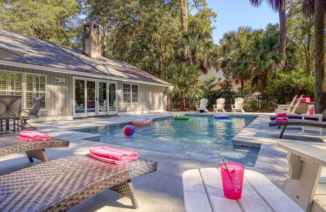 MyStay at 7 Salem | Shipyard Retreat w/Private Pool + Pirate-Themed Bunk Room