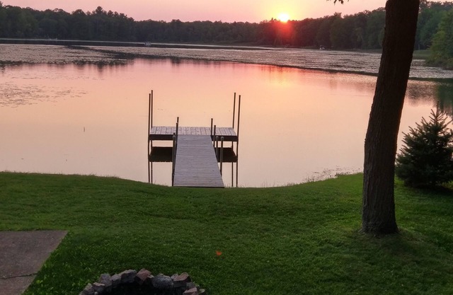 n Enjoy Our Cabin And Sunsets, On Peaceful , Non-Motorized Lulu Lake