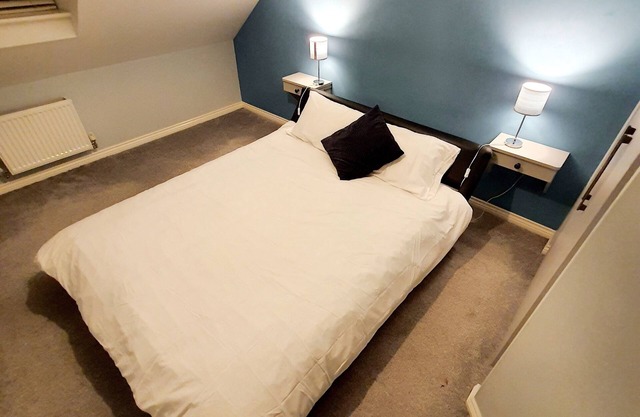 n*Modern 3 bed in Newport - close to city centre*