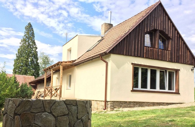 NA SAMOTĚ U LESA - dům se zahradou, úplné soukromí, kousek do Českého Krumlova