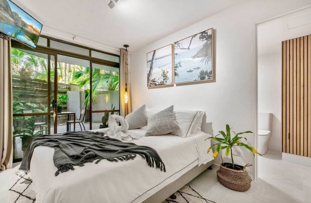 Naousa Private Beach Bungalow