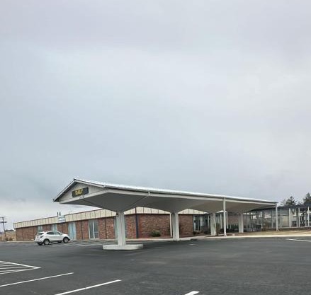 Napoleon Inn and Suites