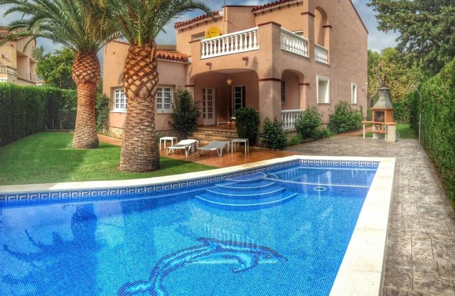 NAPOLEON Villa piscina privada, BBQ, Wifi gratis