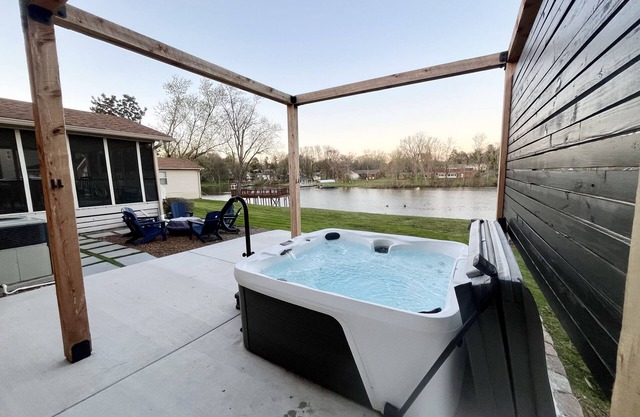 NASH Lakehouse 5 bedroom 30 mins to downtown