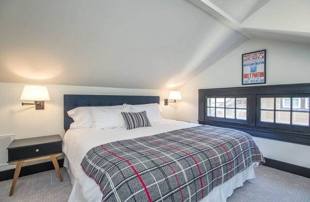 Nashville Getaway - Walkable to Local Restaurants in 12 South!